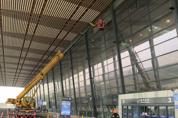 清城玻璃幕墙维护和保养